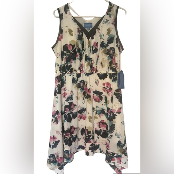 NWT Simply Vera Vera Wang Floral Sleeveless Asymetrical Hem Fit&Flare PL - Picture 14 of 14